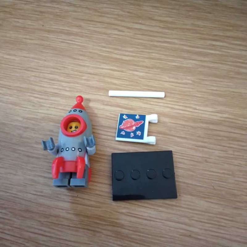 LEGO Collectible Minifigures: 71018 Series 17 Rocket Boy (2017) RARE - With flag