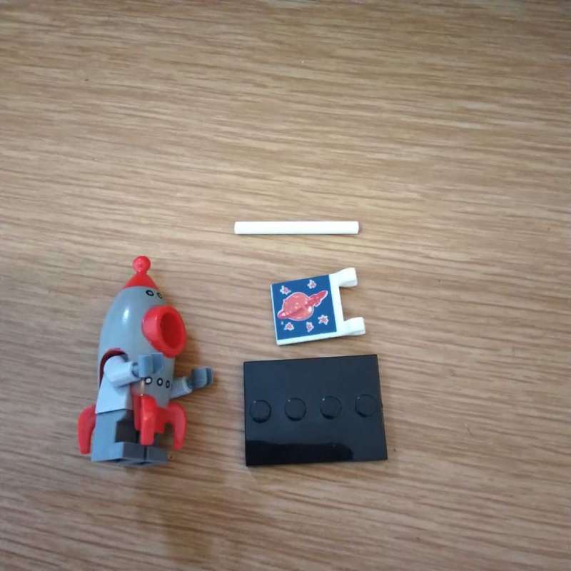 LEGO Collectible Minifigures: 71018 Series 17 Rocket Boy (2017) RARE - With flag