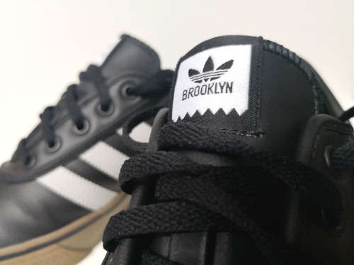 Adidas NBA Edition "Brooklyn Nets" ADI-EASE - SIZE 9