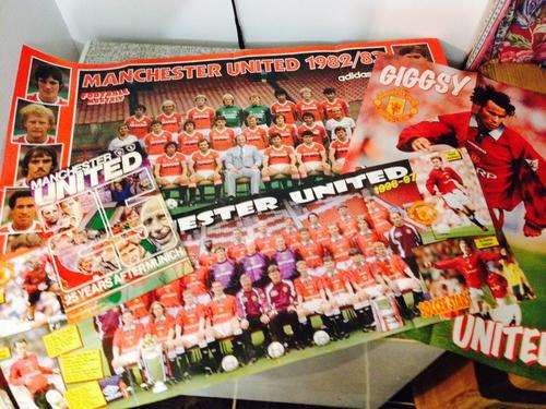 Manchester United Collector poster and magazine batch