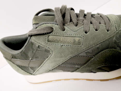 BRAND NEW Reebok CL Nylon SG - SIZE 9UK