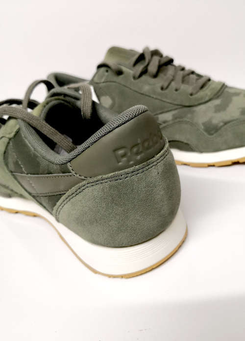BRAND NEW Reebok CL Nylon SG - SIZE 9UK