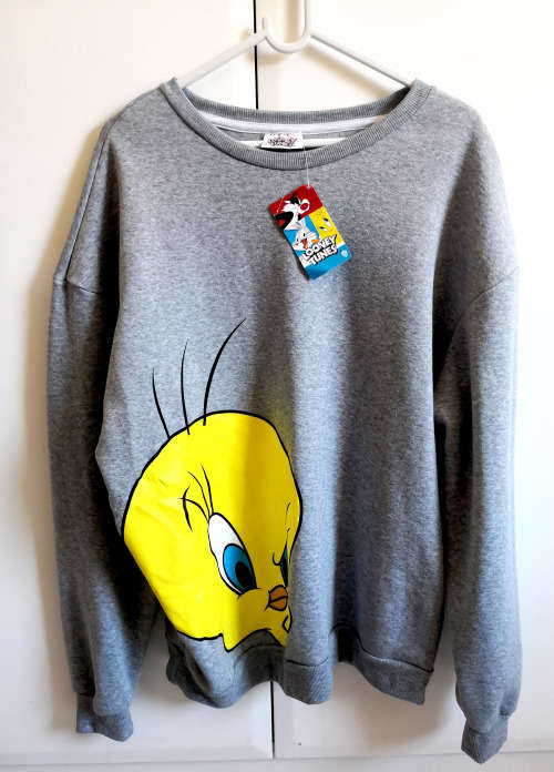 NEW Looney Tunes `Tweety` Oversized sweater - Men`s M