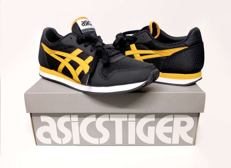 BRAND NEW Asics Tiger Curreo II - UK SIZE 9