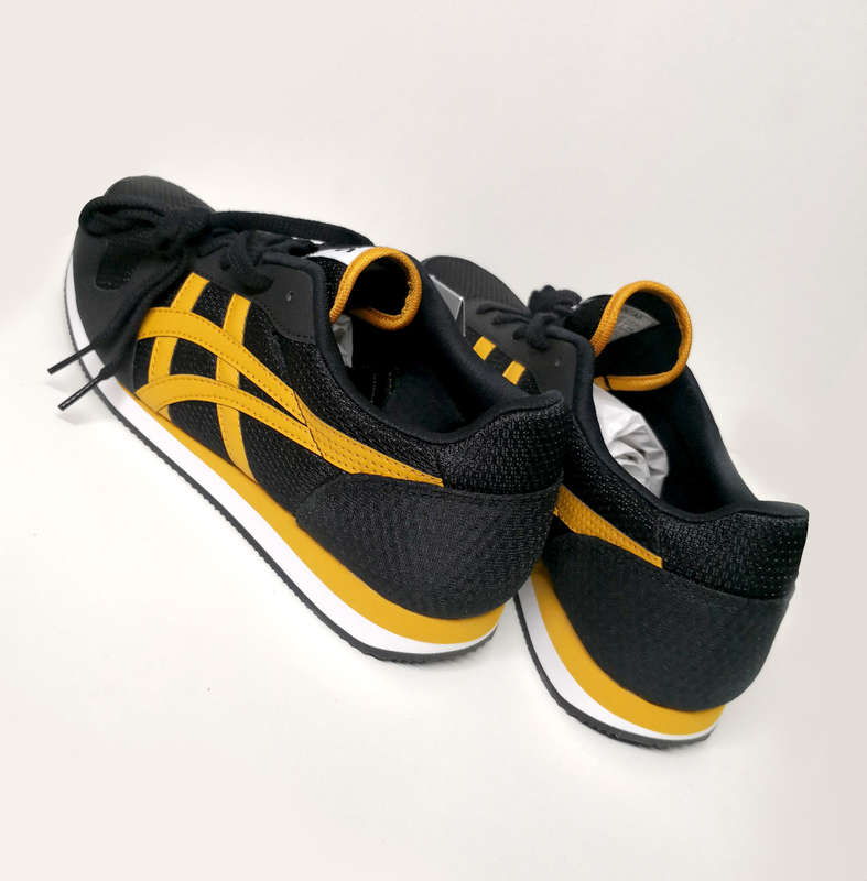 BRAND NEW Asics Tiger Curreo II - UK SIZE 9