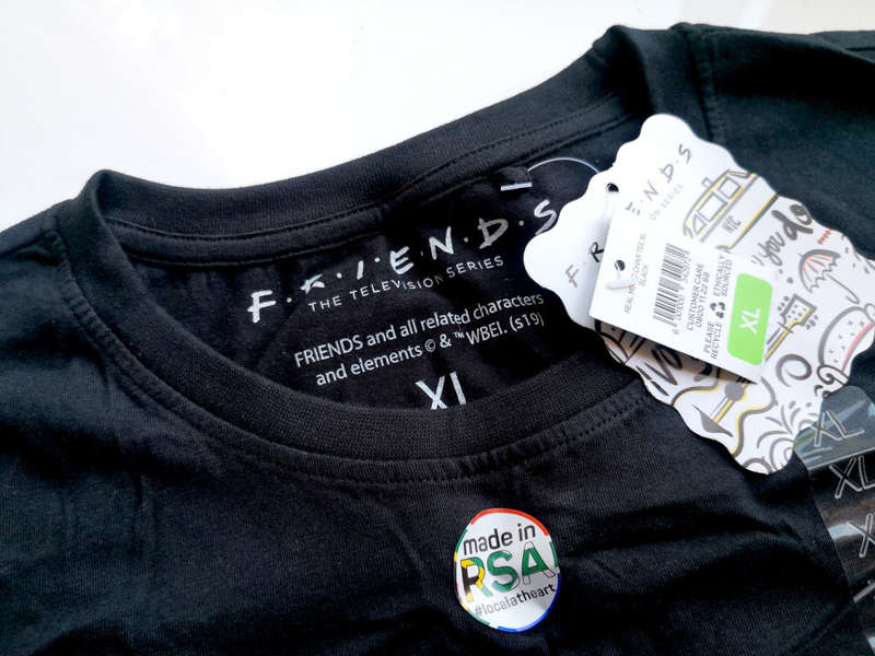 BRAND NEW Men`s FRIENDS Licensed T-Shirt - XL