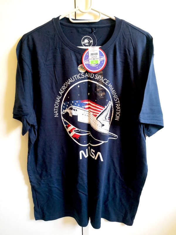 BRAND NEW Men`s NASA Licensed T-Shirt - XL