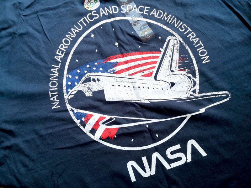 BRAND NEW Men`s NASA Licensed T-Shirt - XL