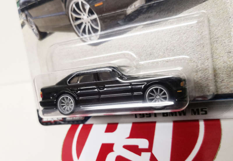 Hot Wheels PREMIUM BMW M5 Combo (2 Vehicles)