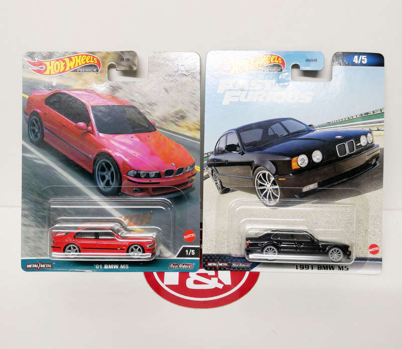 Hot Wheels PREMIUM BMW M5 Combo (2 Vehicles)