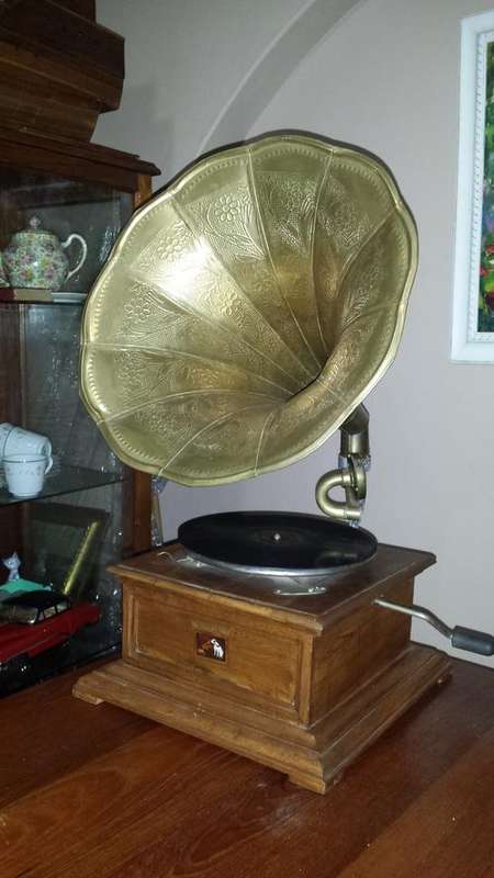 His Masters Voice - Fantastic working condition