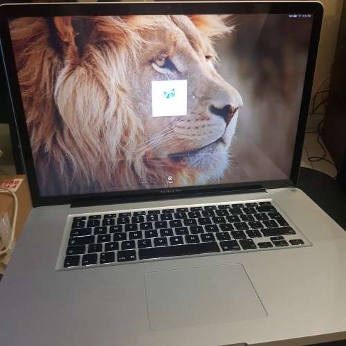 Apple MacBook Pro `Core i7` 2.3 17` Late 2011