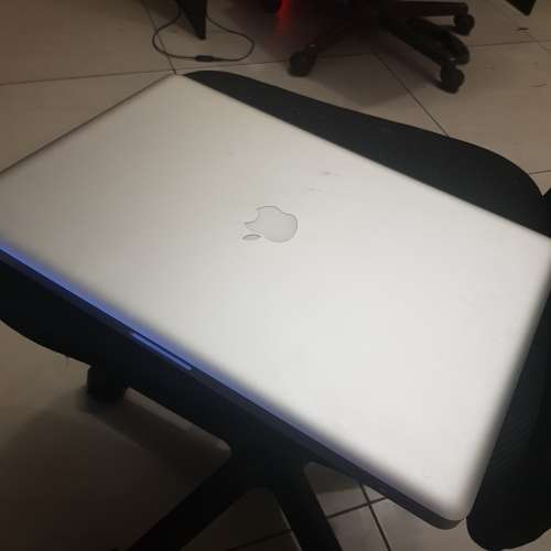 Apple MacBook Pro `Core i7` 2.3 17` Late 2011