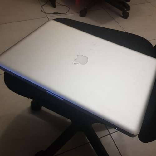 Apple MacBook Pro `Core i7` 2.3 17` Late 2011