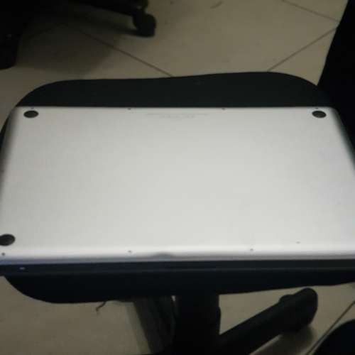 Apple MacBook Pro `Core i7` 2.3 17` Late 2011