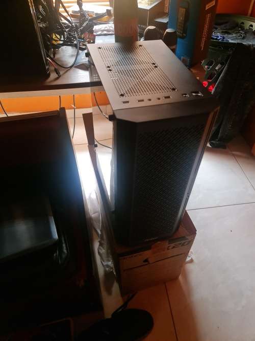 Mid level Case. I7-8700k/8GB+8GB DDR4 2666 RAM/250GB nvme ssd/Graphics card 610 1GB/win 11 pro