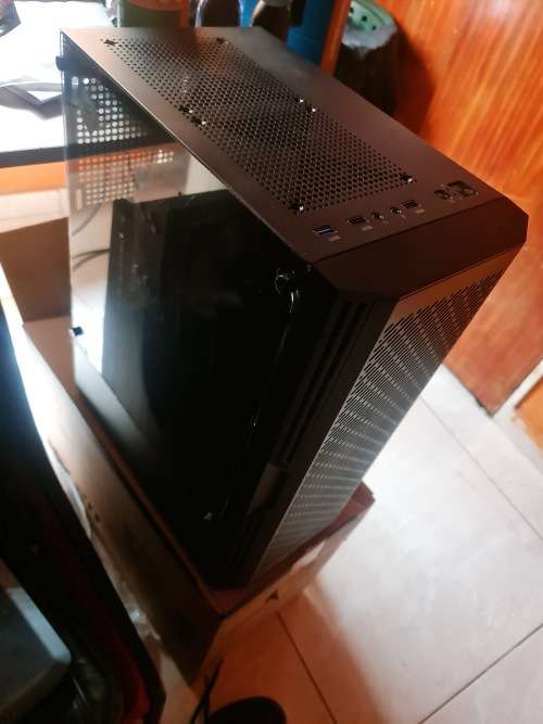 Mid level Case. I7-8700k/8GB+8GB DDR4 2666 RAM/250GB nvme ssd/Graphics card 610 1GB/win 11 pro