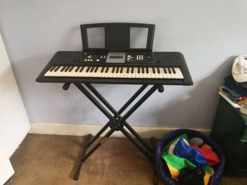 Yamaha Keyboard PSR E223