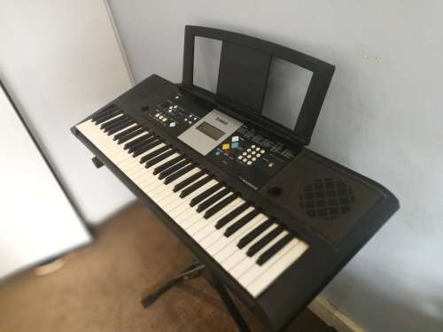 Yamaha Keyboard PSR E223