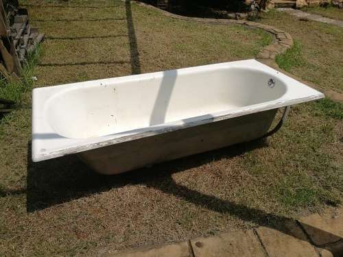 Cast iron bath