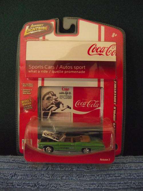 coca cola Johnny Lightning '68 chevy impala convertible