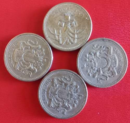 27.8 EURO AND 4 BRITISH POUNDS IN COINS,TOTAL VALUE AT TIME OF LISTING  R561