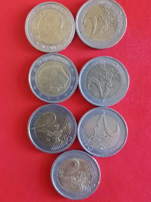 27.8 EURO AND 4 BRITISH POUNDS IN COINS,TOTAL VALUE AT TIME OF LISTING  R561