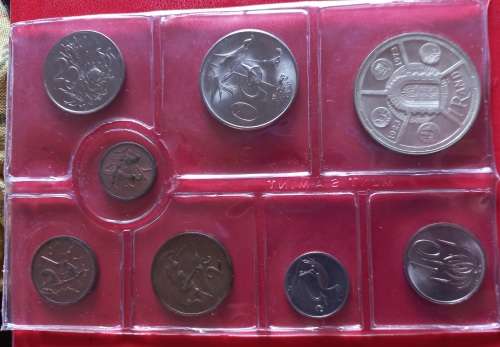 1974 UNCIRCULATED COIN PACK INCLUDING THE SILVER R1