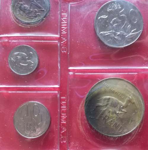 1976 UNCIRCULTED COIN SET INCLUDING THE SILVER R1