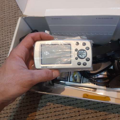 Garmin Quest GPS system and stands
