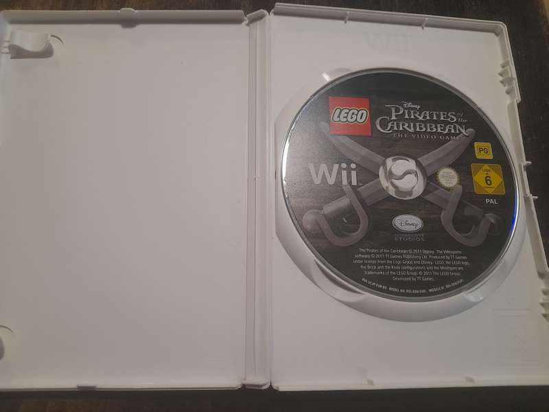 LEGO Pirates of the Caribbean WII NINTENDO