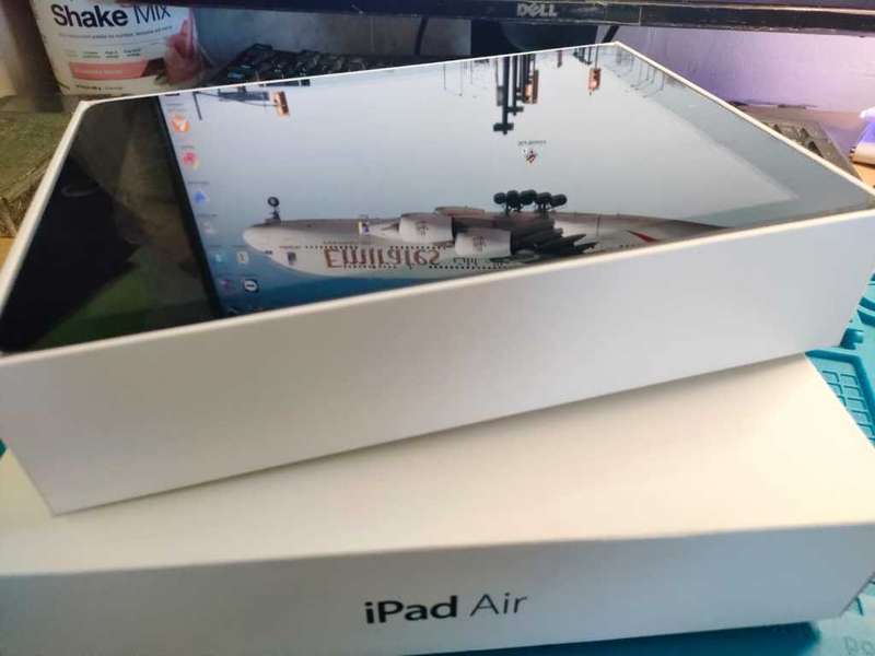 iPAD AIR (A1475) GREAT CONDITION