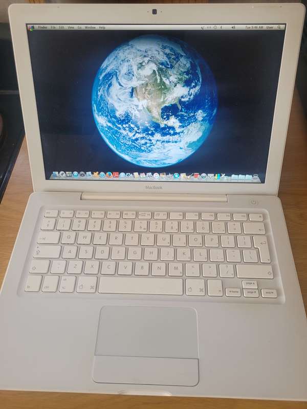 Macbook & Charger | Excellent Condition
