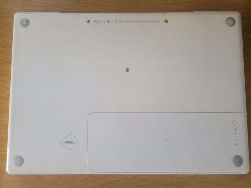 Macbook & Charger | Excellent Condition