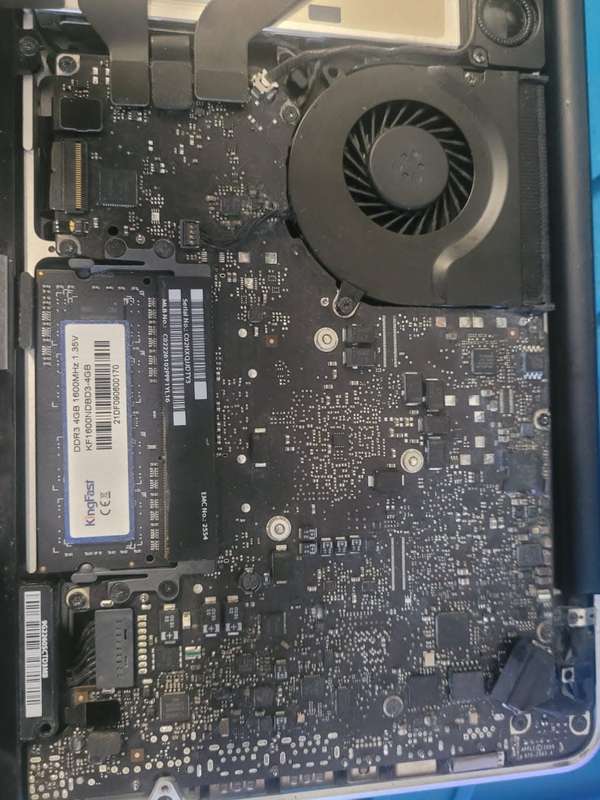 MacBook Pro | i5 2.5 GHz | 13` Mid-2012 | 4GB RAM | 500GB HDD & Charger | Liquid Damaged