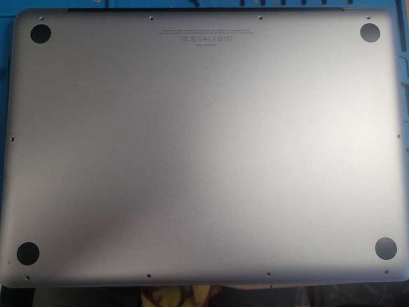 MacBook Pro | i5 2.5 GHz | 13` Mid-2012 | 4GB RAM | 500GB HDD & Charger | Liquid Damaged