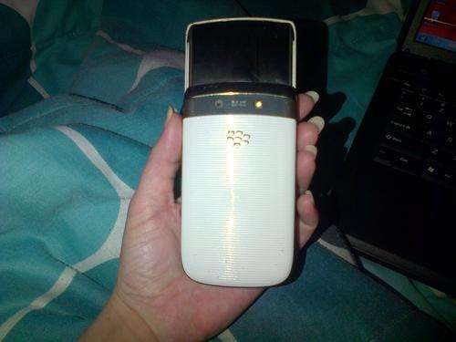 White Blackberry Torch for sale. R1500 ONCO