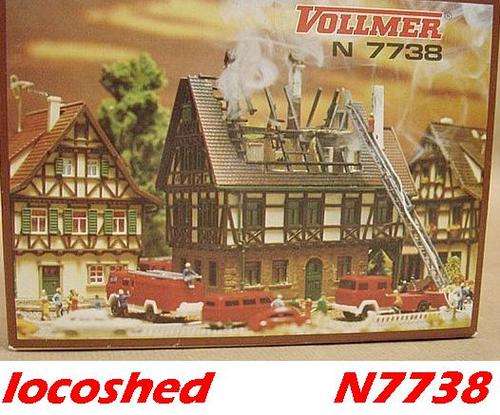 N gauge NEW kit Timber-frame House ON FIRE N7738 Vollmer
