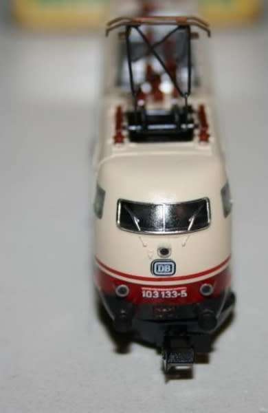 N gauge E103 Electric Express Locomotive, 6 axls, analogue, nearmint, top cond orig.box N2057A MTrix