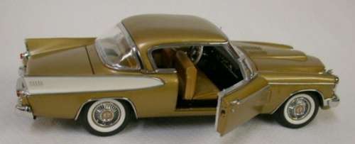 Studebaker Golden Hawk 1957 gold+white 1/18 pre-owned, original box, superb condition!