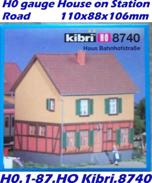 H0 gauge House on Station Road 110x88x106mm building kit #H0.1-87.HO Kibri.8740