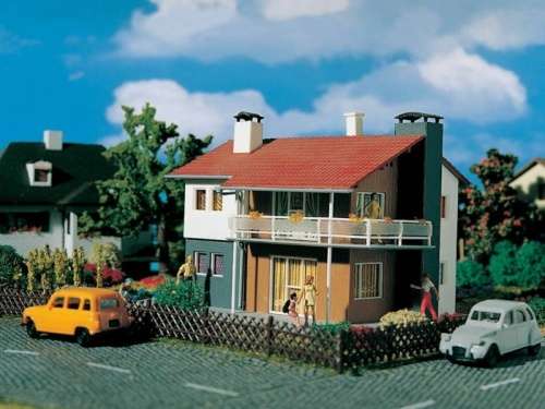 H0 gauge FAMILIY TWO STOREY RESIDENCE 137x98x86mm building kit #H0.1-87.HO Vollmer.9220