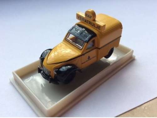 Citroen 2CV 1972 yellow Norway Hi-way Patrol NAC 1/87 HO gauge Brekina NEW+boxed