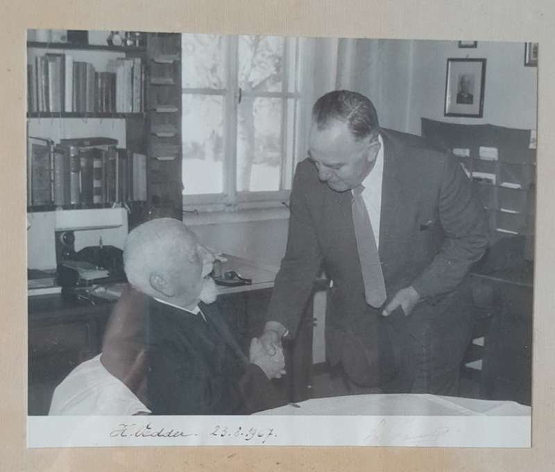 BJ Vorster meets HH Vedder, Photograph 15cmx20cm wide, signed