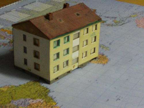 HO scale - 1 Multi Apartment Block