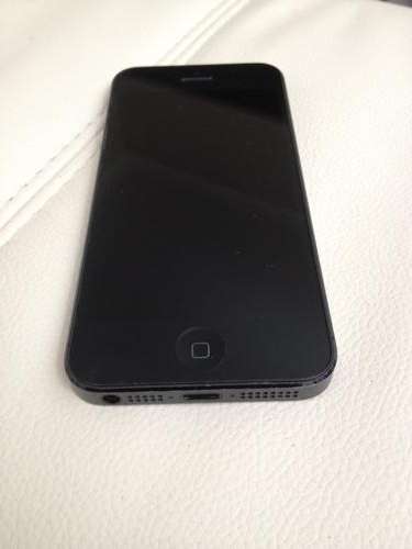 iPhone 5 64GB - with all accessories