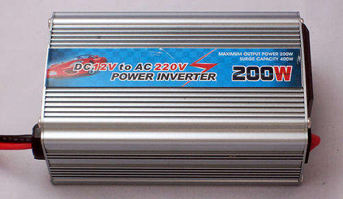 200W DC to AC Power Inverter - Power your electronics straigt form yoiur cigarette lighter