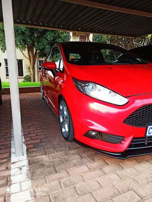 FORD FIESTA ST FRONT LIP + SIDE SKIRTS