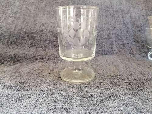 Vintage 11.5cm sherry glass with grape pattern