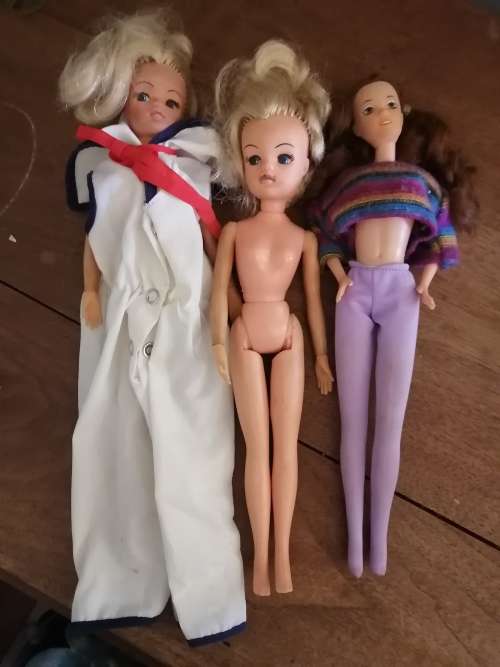3 vintage dolls